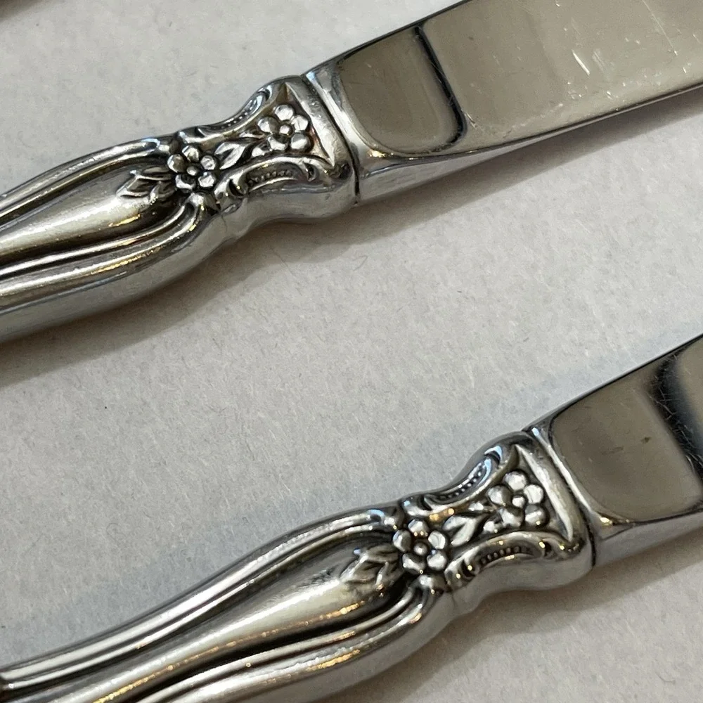 Set 4 Oneida Michelangelo Dinner Knives Cube Mark Stainless Ornate Flatware 9